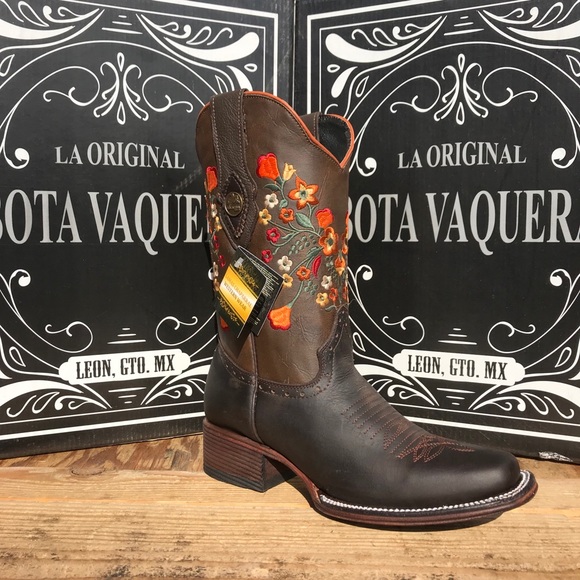Beautiful western brown high quality floral boots